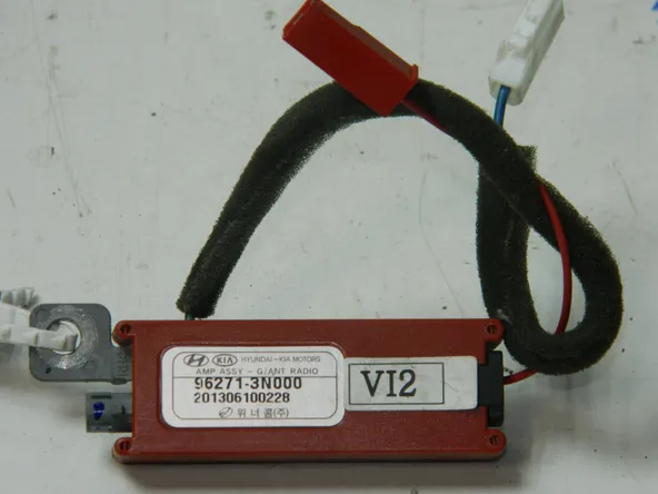 Усилитель антенны HYUNDAI EQUUS G6DA 2013-2015 Прав (Б/У) 35017810 962713N000