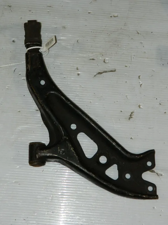 Рычаг подвески TOYOTA STARLET EP91 Перед Лев (Контрактный) 45993659