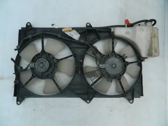 Диффузор радиатора TOYOTA VOXY AZR60 (Контрактный) 72355186