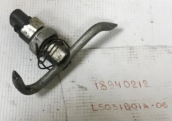 Датчик давления кондиционера MAZDA 3 BK (Kонтрактный)1894