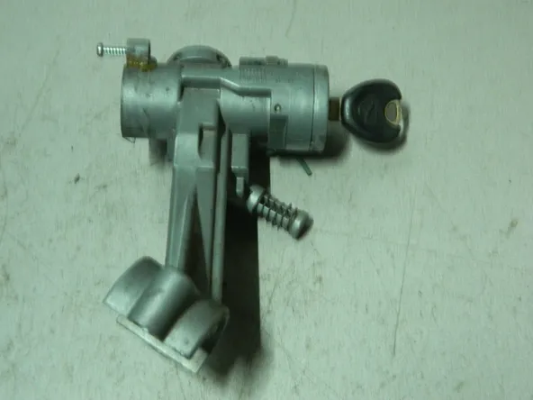 Замок зажигания MAZDA MPV LVLR (Контрактный) 81532324