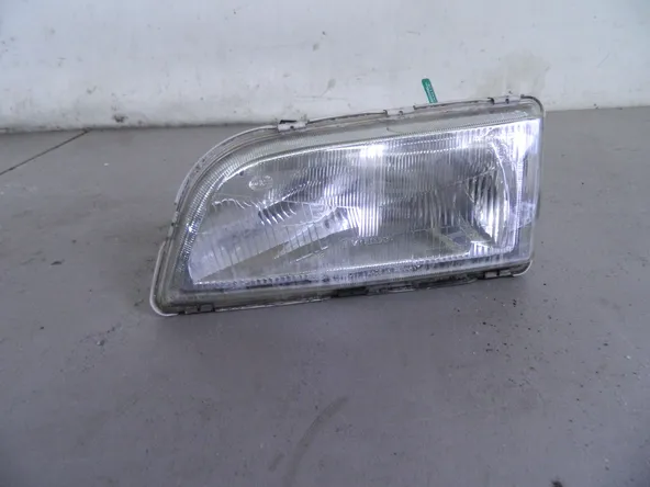 Фара VOLVO S40 VS17 Перед Лев (Контрактный) 81540115