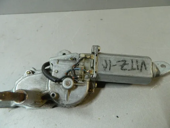 Мотор заднего дворника TOYOTA VITZ SCP10 (Контрактный) 81528762