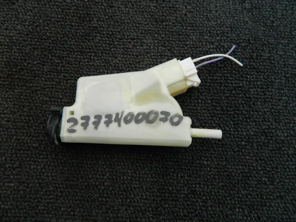 Активатор замка крышки багажника VOLKSWAGEN TOUAREG 7L7 (Контрактный) 2777400070