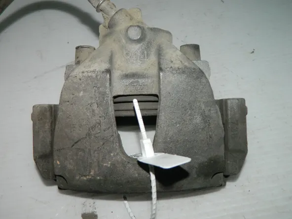 Суппорт тормозной FORD FOCUS 2 Перед Прав 45992348 Б/У