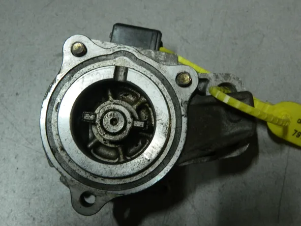 Трамблер MITSUBISHI 4A30T (Контрактный) 79780035