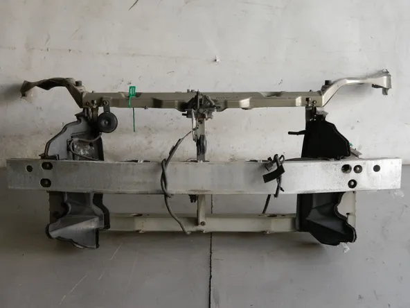 Рамка радиатора TOYOTA PRIUS NHW20 (Контрактный) 79591599