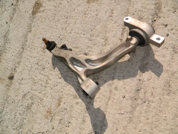 Рычаг подвески INFINITI EX35 J50 Перед Лев Низ (Контрактный) 1007200137