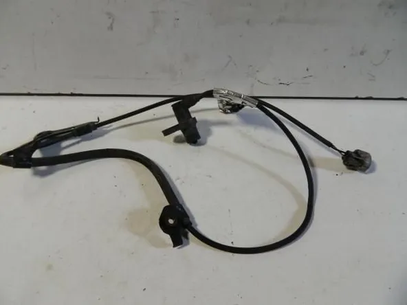 Датчик ABS TOYOTA CARINA AT211 Перед Прав (Контрактный)