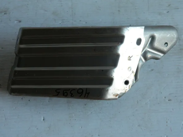 Кронштейн усилителя панели TOYOTA 6110312190 TOYOTA COROLLA ZZE120 4ZZFE Прав (Б/У)