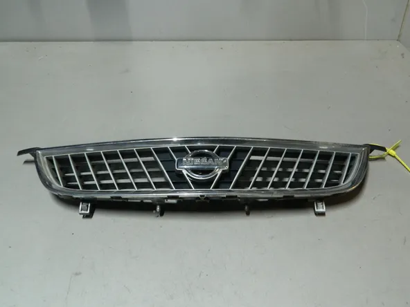 Решетка радиатора NISSAN SUNNY FB15 (Контрактный) 79773071