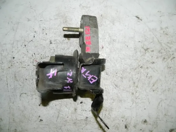 Подушка двигателя TOYOTA COROLLA NZE121 1NZFE Прав (Контрактный)