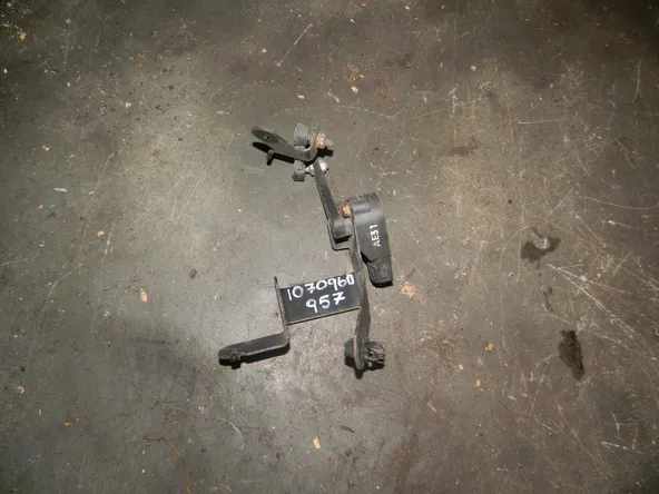 Датчик высоты дорожного просвета NISSAN TEANA J32 Зад (Контрактный) 1070960957