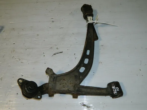 Рычаг подвески TOYOTA ESTIMA LUCIDA TCR10 Перед Прав (Контрактный)