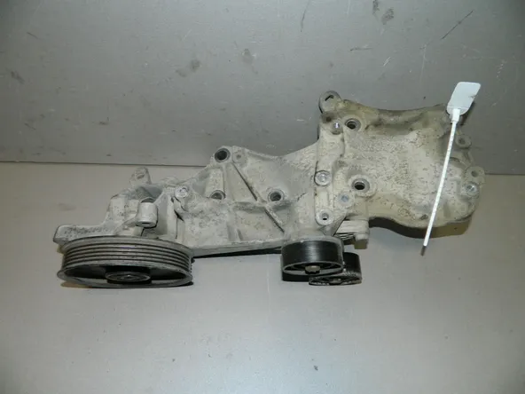 Кронштейн генератора Renault Clio II K4J 711 (Б/У)