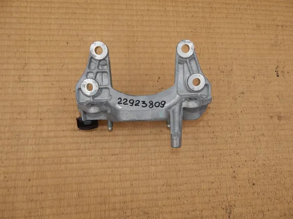 Кронштейн опоры двигателя NISSAN X-TRAIL T32 Лев (Контрактный) 22923809