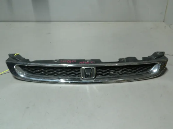 Решетка радиатора HONDA LOGO GA3 (Контрактный) 79773025