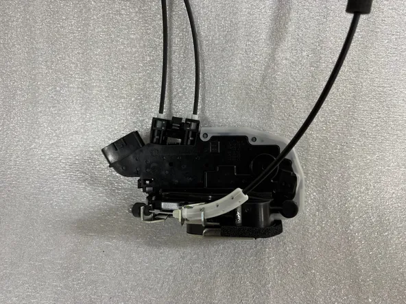 Замок двери GENERAL PARTS 825013BG0A NISSAN SUNNY / ALMERA RL