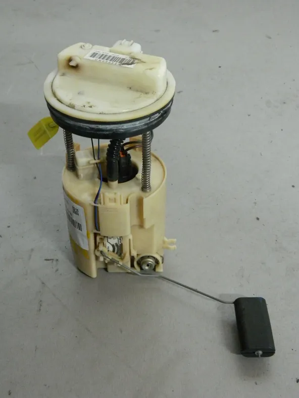 Насос топливный NISSAN JUKE YF15 (Контрактный) 94603735