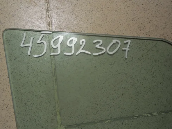 Стекло двери XYG 5162LGSV5FD Mazda Tribute Перед Лев 45992307