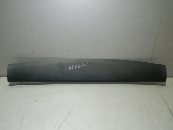 Обшивка двери багажника Kia Sportage QL Верх (Б/У)