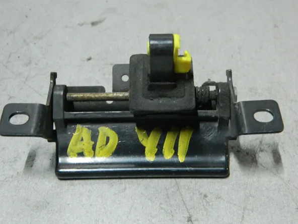 Ручка багажника NISSAN AD Y11 (Контрактный) 81528551