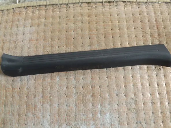 Накладка на порог внутренняя NISSAN JUKE YF15 Перед Лев (Контрактный) 1005090011