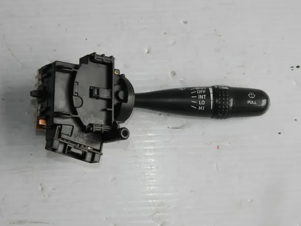 Переключатель дворников TOYOTA COROLLA 120 (Б/У) 173647