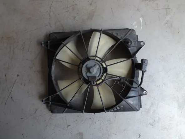 Диффузор радиатора HONDA CR-V RE4 (Контрактный) 3796600025