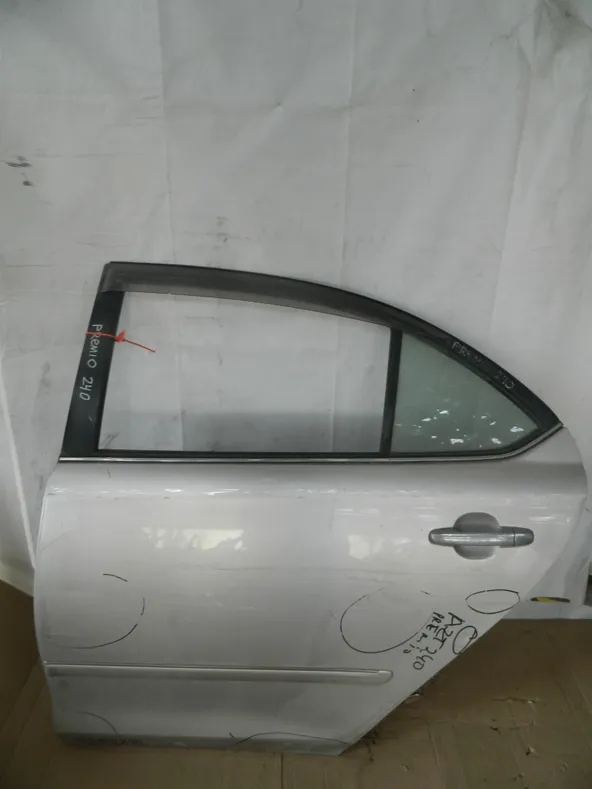 Дверь TOYOTA PREMIO AZT240 Зад Лев (Контрактный) 65243244