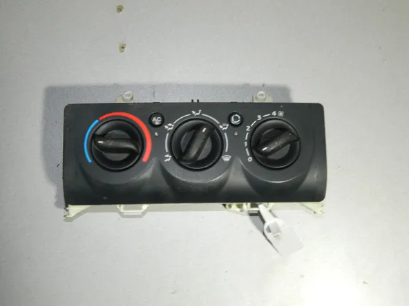 Блок управления климат-контролем Renault Clio II (Б/У)