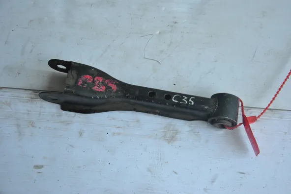 Рычаг подвески NISSAN LAUREL GC35 Зад Прав (Контрактный) 25284045