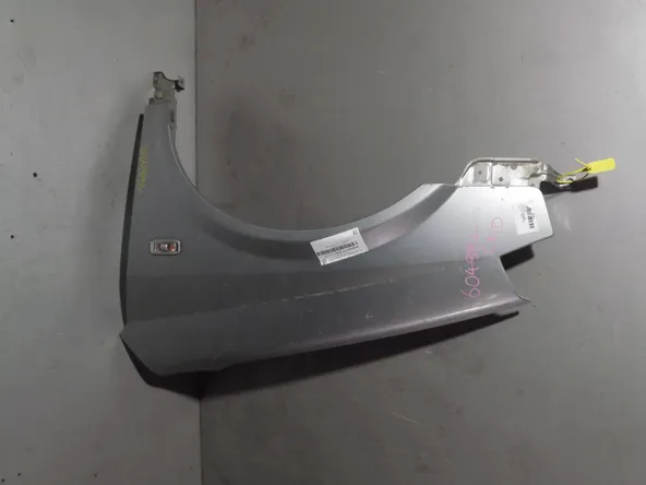 Крыло NISSAN PRIMERA P12 Перед Лев (Контрактный) 94603379