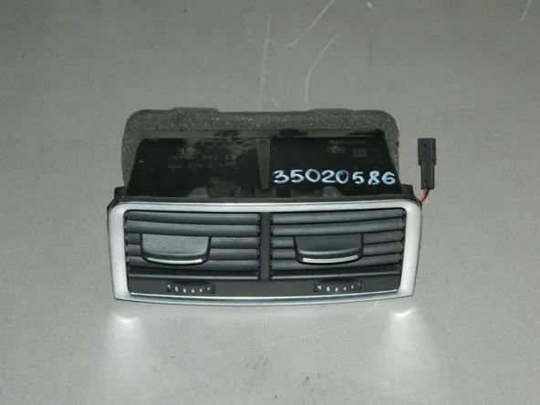 Дефлектор воздушный AUDI Q7 4L (Б/У)