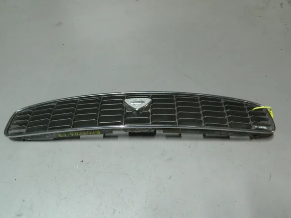 Решетка радиатора NISSAN BLUEBIRD ENU13 (Контрактный) 79773080