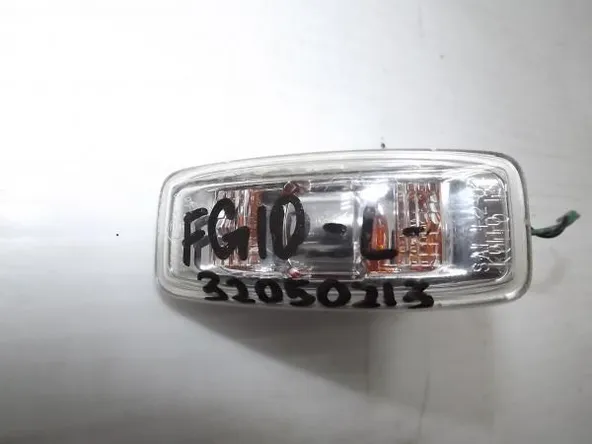 Повторитель поворотника NISSAN BLUEBIRD FG10 Лев (Контрактный)