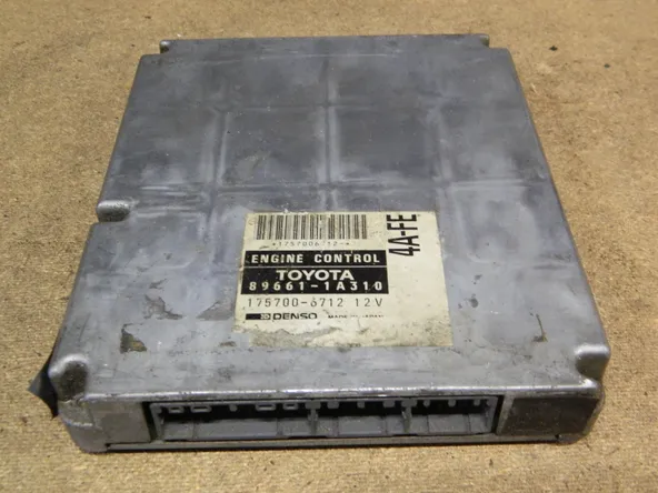 Блок управления ДВС TOYOTA COROLLA 4AFE (Контрактный) 9931 896611A310