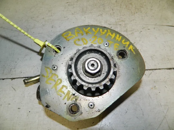 Насос вакуумный NISSAN CD20T (Контрактный) 79768202