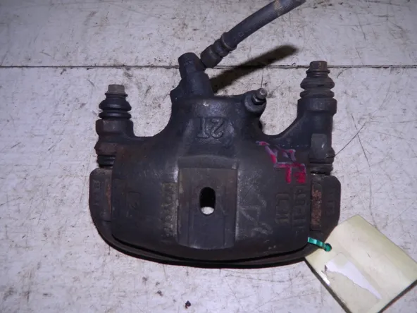 Суппорт TOYOTA CORSA EL41 Перед Лев  (Контрактный) 81540264