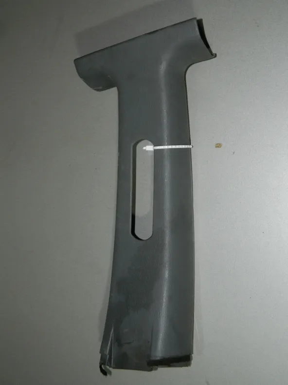 Обшивка средней стойки HYUNDAI ACCENT LC Прав Верх (Б/У) 35020549