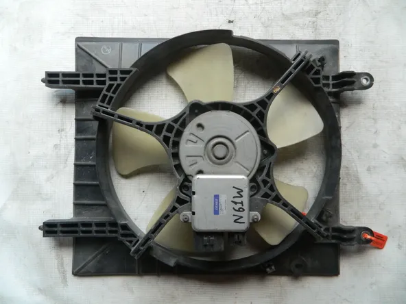 Диффузор радиатора MITSUBISHI PAJERO iO H76W (Контрактный) 72355073