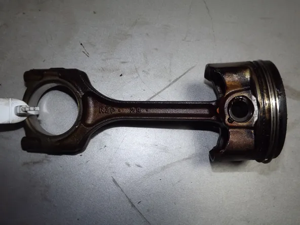 Поршень c шатуном HONDA R20A (Контрактный) 35023640