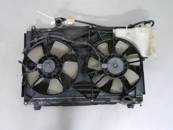 Диффузор радиатора TOYOTA VOXY AZR60 1AZFSE (Контрактный) 68000019