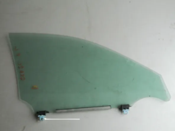 Стекло двери LEXUS IS200D Перед. Лев. (Контрактный) 45976181