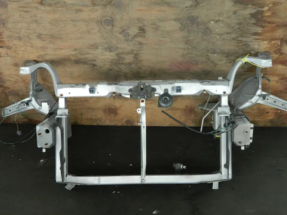 Рамка радиатора TOYOTA FUNCARGO NCP20 (Контрактный) 94584255