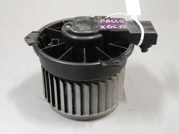 Мотор печки TOYOTA PASSO KGC10 (Контрактный) 68000498