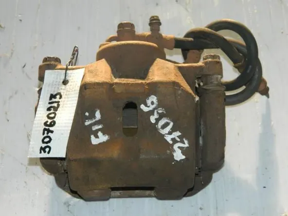 Суппорт TOYOTA FUNCARGO NCP20 Перед Лев (Контрактный)