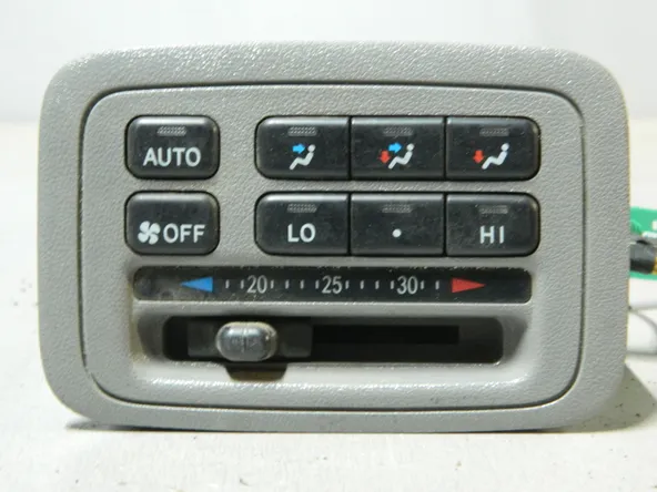 Блок управления климат-контролем TOYOTA LAND CRUISER UZJ100 (Контрактный) 81540475 8861060121