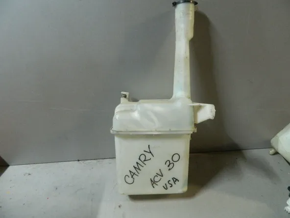 Бачок омывателя TOYOTA CAMRY ACV30 (Контрактный) 79591926