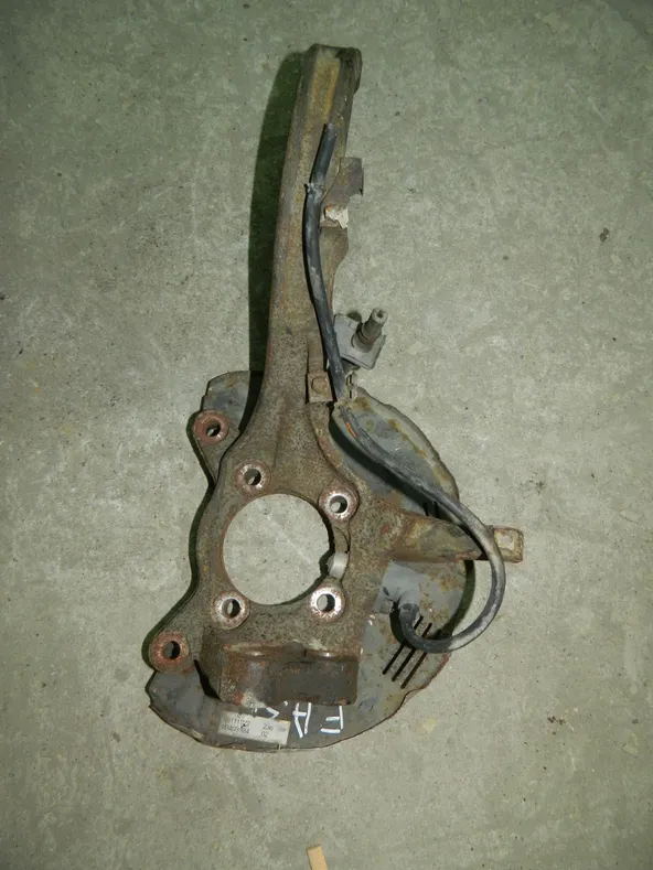 Кулак поворотный MITSUBISHI GALANT EA3W Перед Прав (Контрактный) 79591240